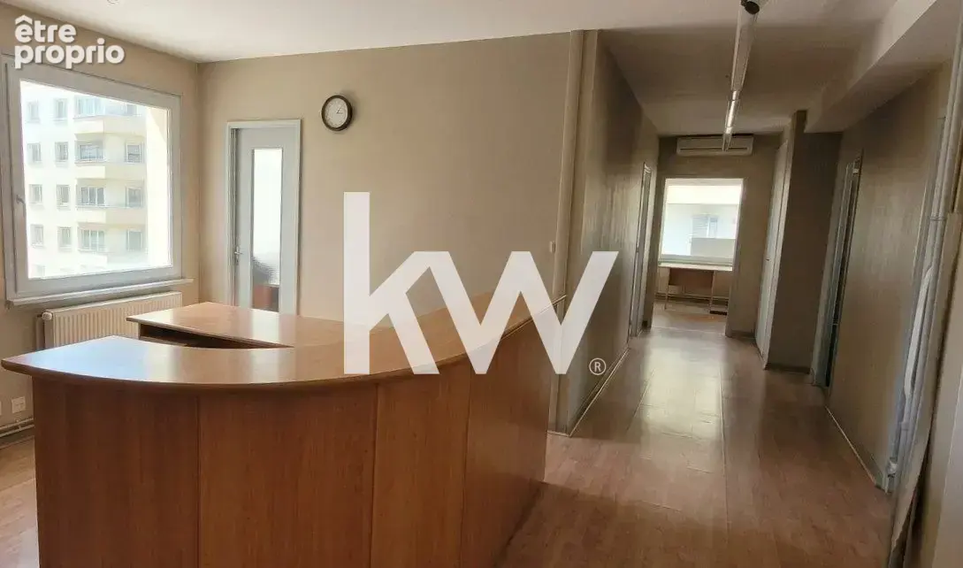 Appartement 5 pièces 115 m² à vendre à Saint-Etienne (42000) - photo 2