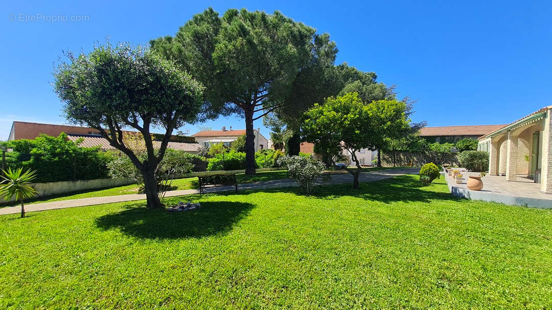 jolievilla de 129m² avec piscine/dépendance sur 1606m² de terrain - photo 4