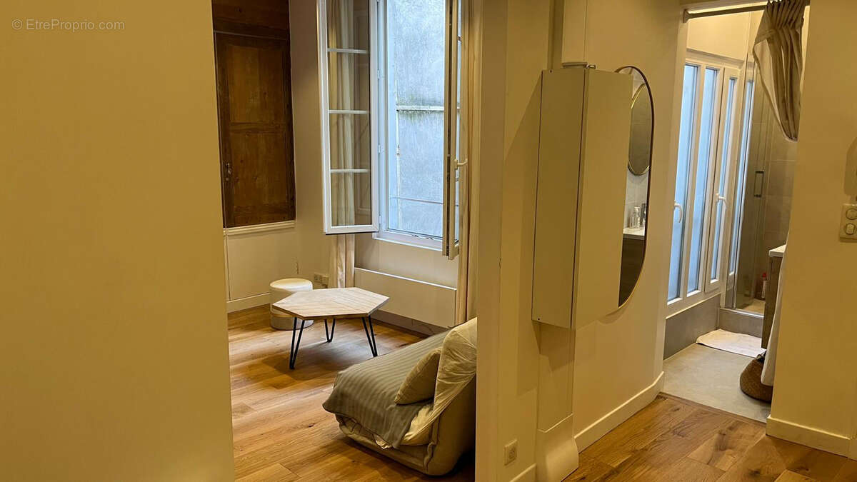 Appartement à PARIS-2E