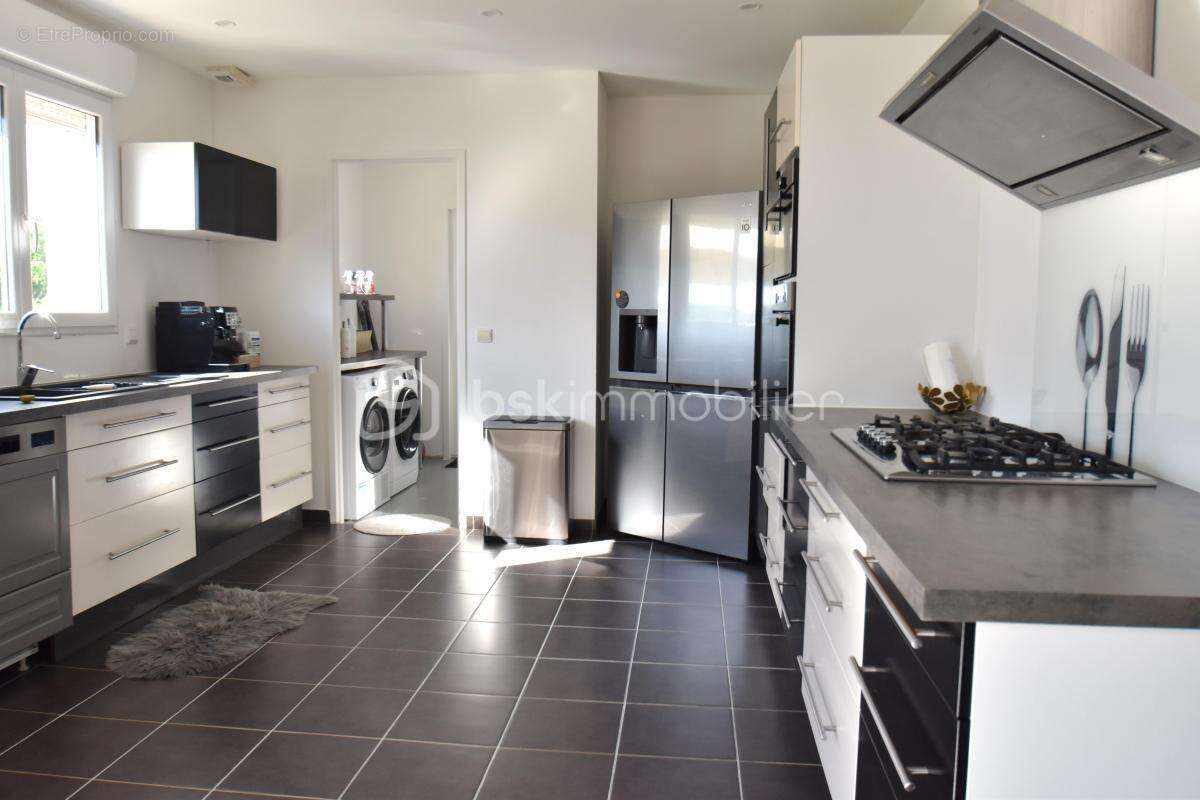 Superbe maison familiale de 7 pièces dont 5 chambres - photo 10