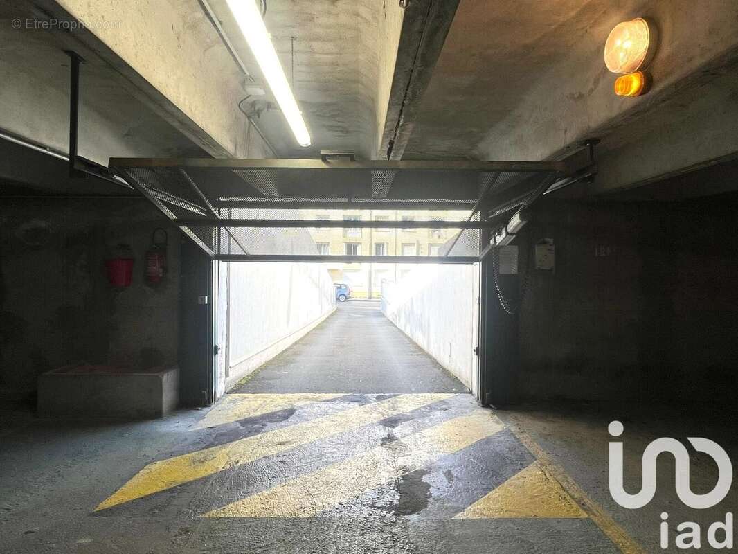 Photo 7 - Parking à SAINT-ETIENNE