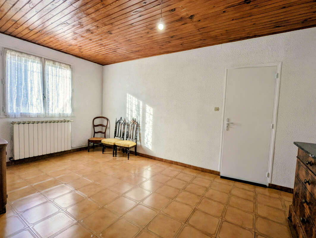 Maison à LA TOUR-SUR-ORB