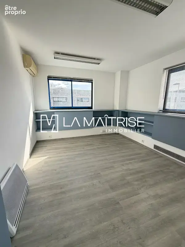 Commerce 94 m² à vendre à Marseille-9e (13009) - photo 2