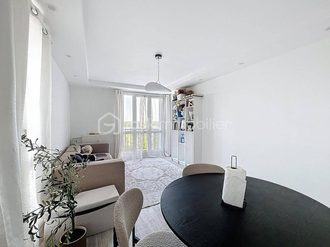 Appartement à CORBEIL-ESSONNES