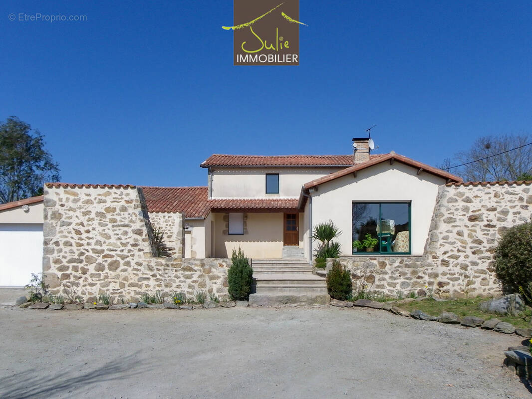 Maison à BRESSUIRE