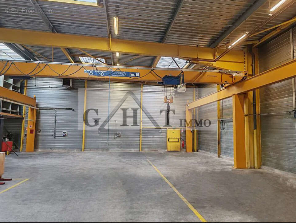 Commerce à LA VILLE-DU-BOIS