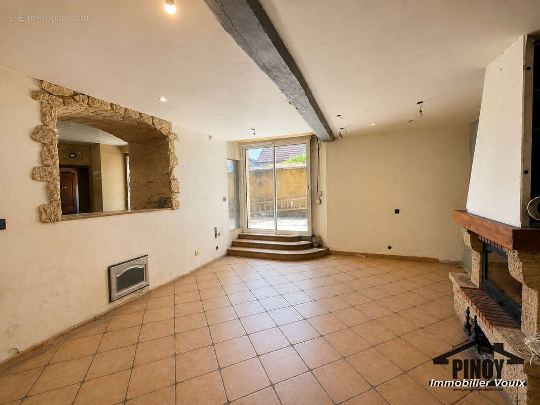 Maison ancienne avec cour au cœur de Voulx   Beau potentiel ! - photo 6
