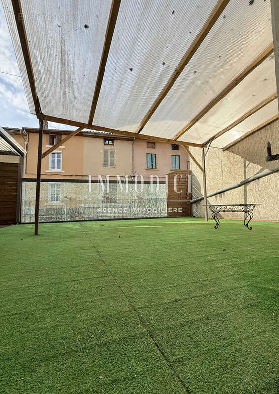 Appartement à THOISSEY