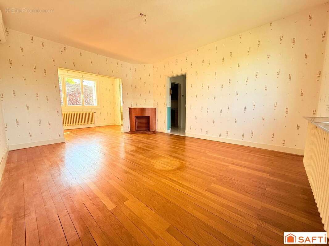 Maison 73 m² à Saint-Paterne-Racan  - photo 2