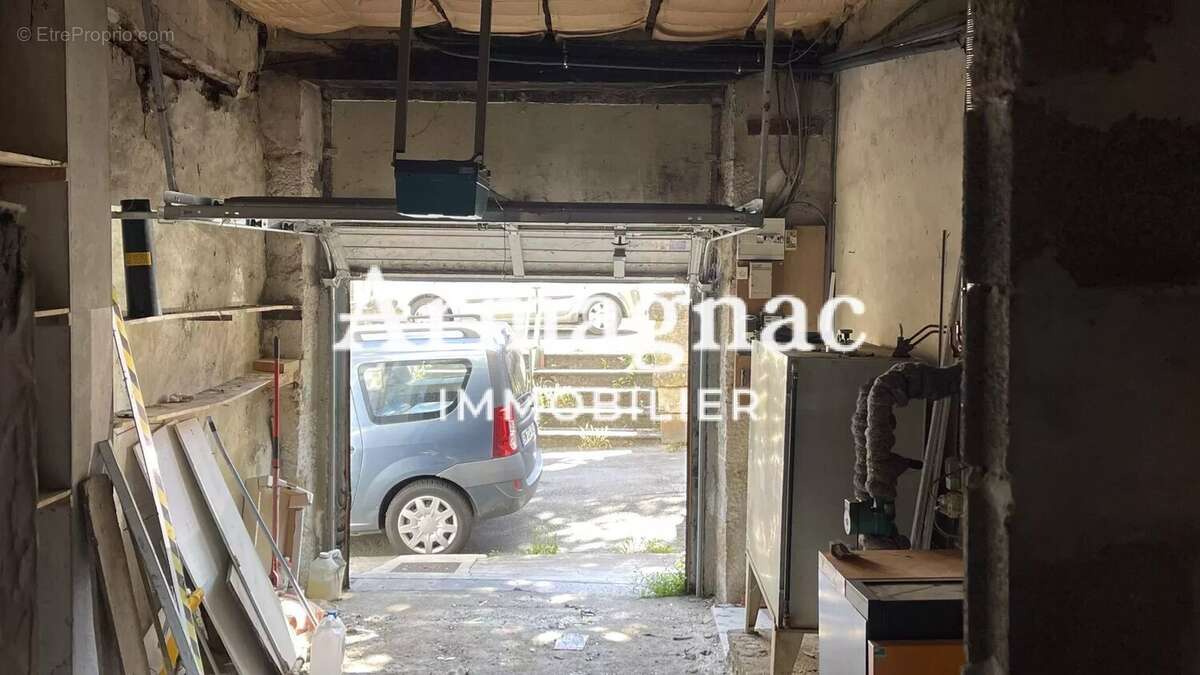 Maison à VIC-FEZENSAC