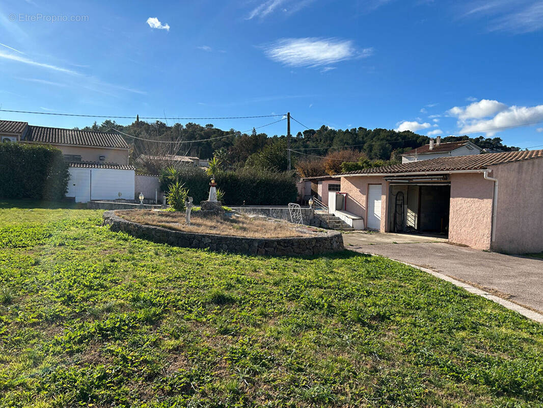 Terrain à PIERREFEU-DU-VAR