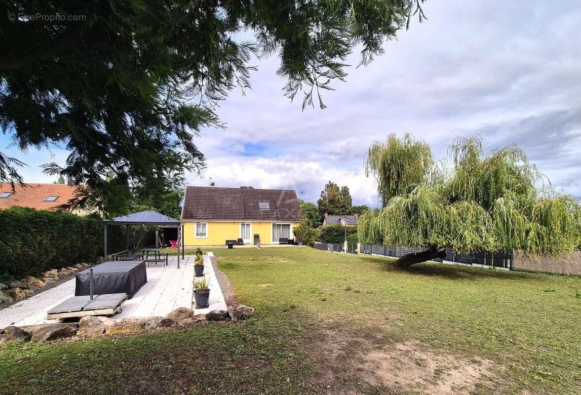 Maison à BAZOUGES-SUR-LE-LOIR