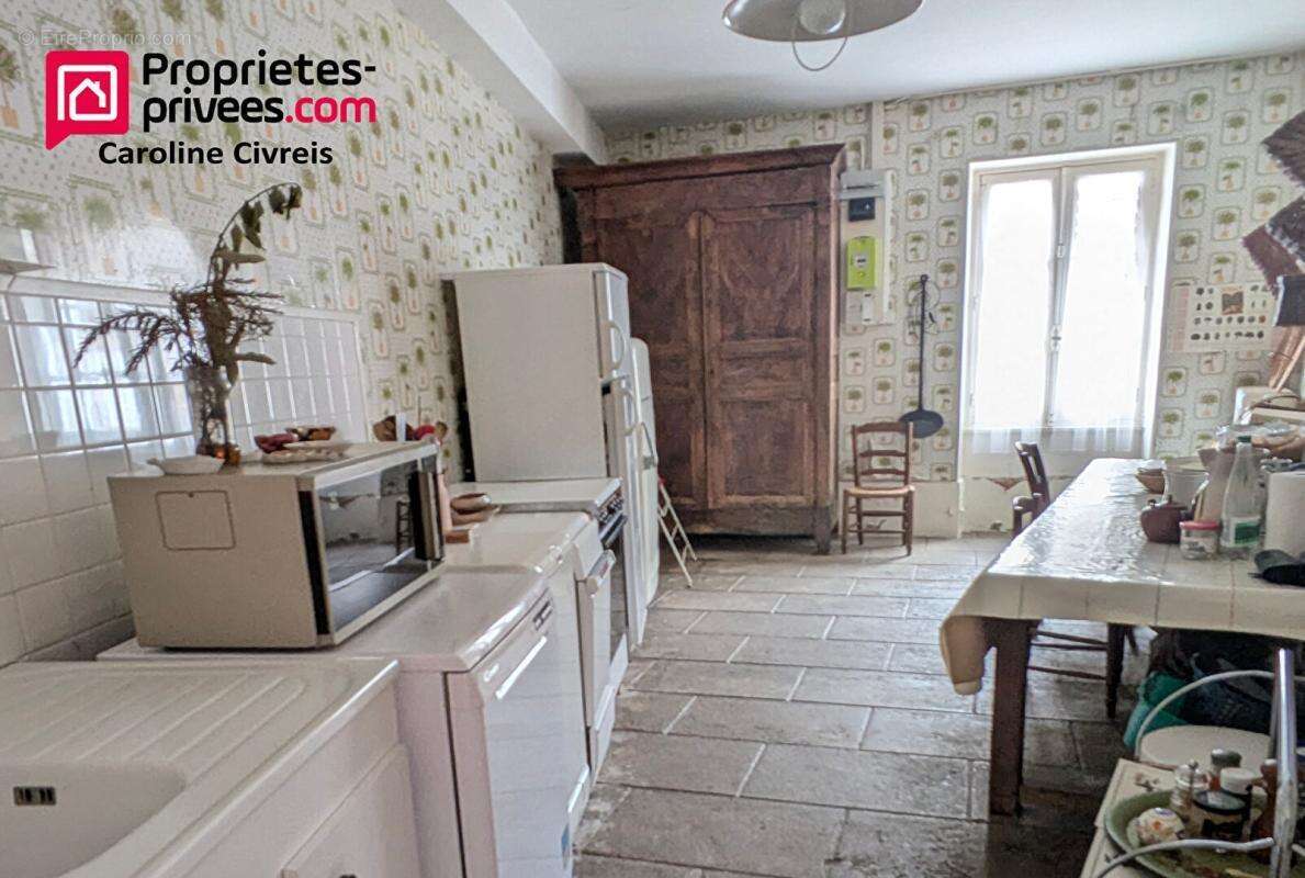 Maison à THENEUILLE