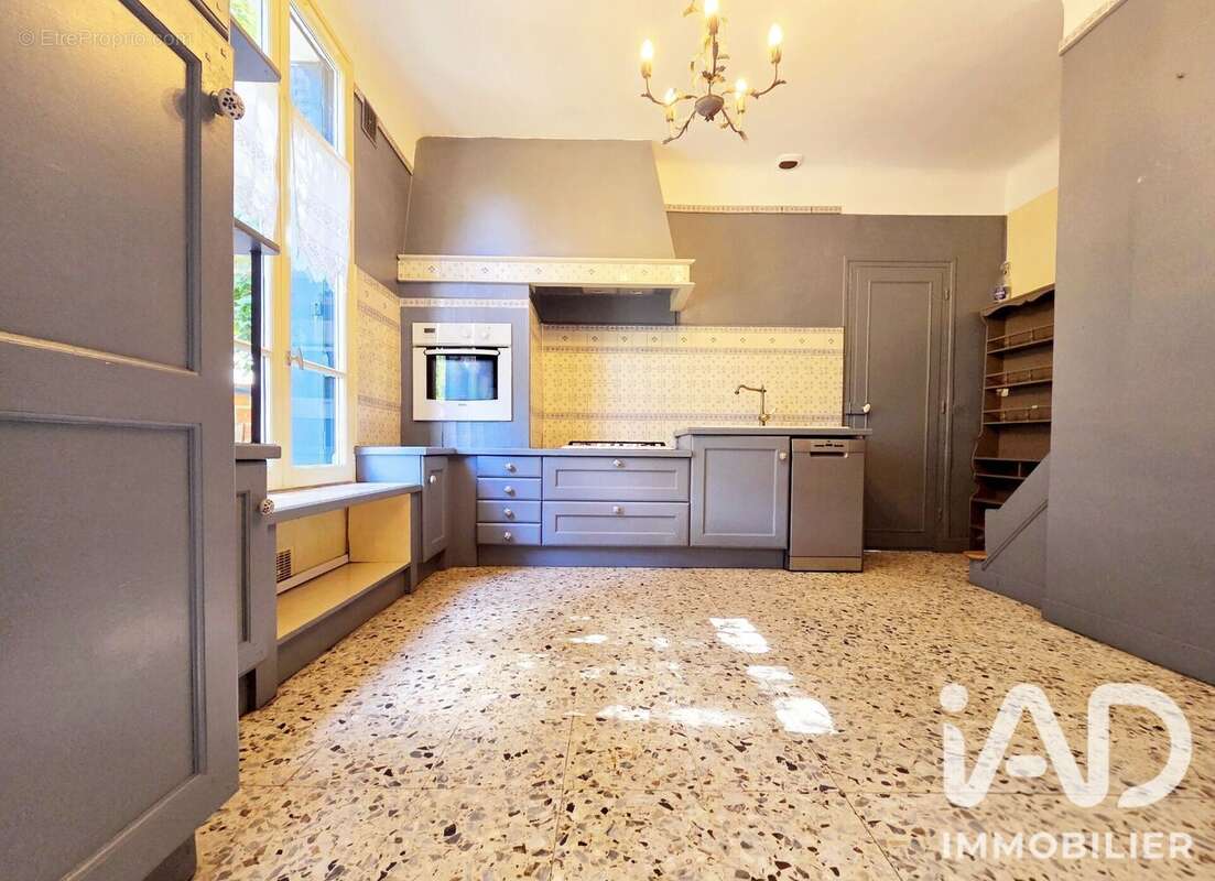 Maison 140 m² à Conflans-Sainte-Honorine  - photo 6