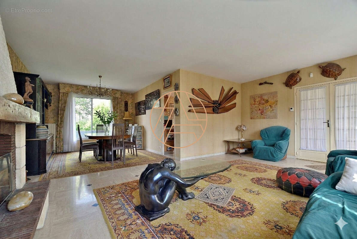 Maison à SAINT-MAUR-DES-FOSSES