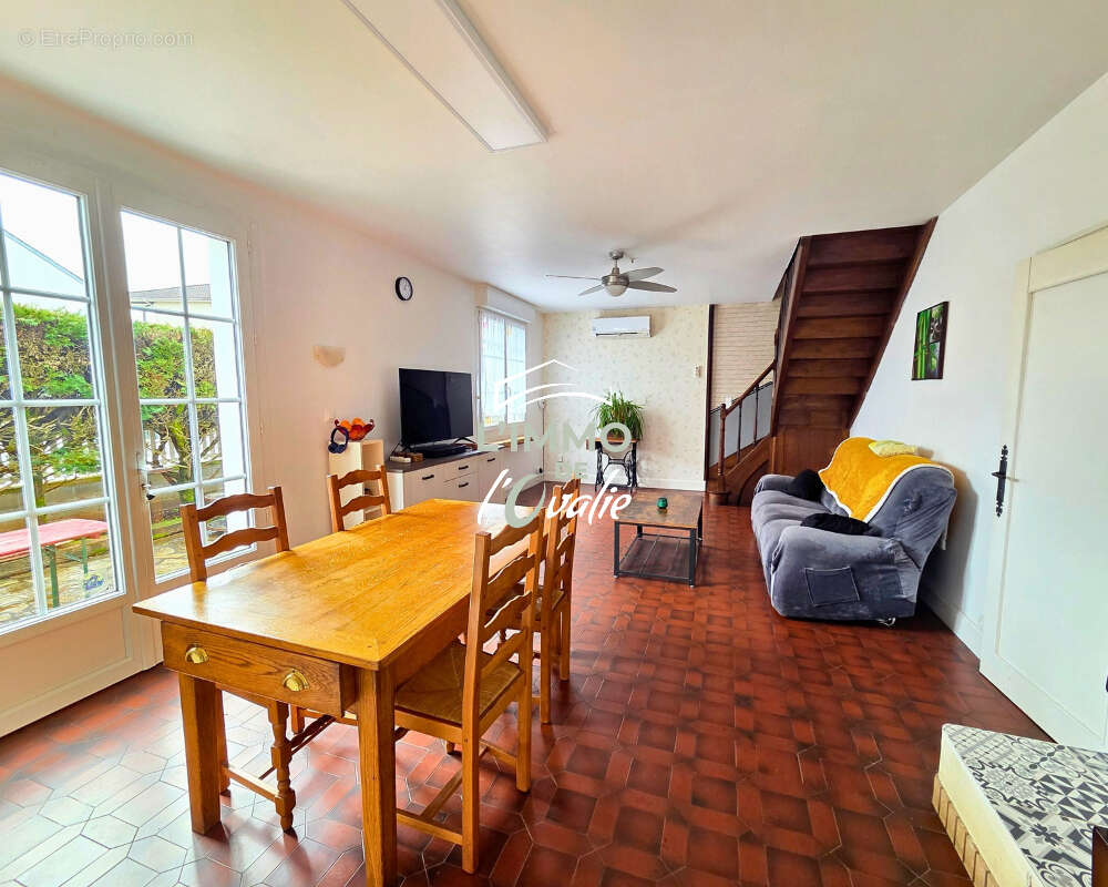 Maison à BIARS-SUR-CERE