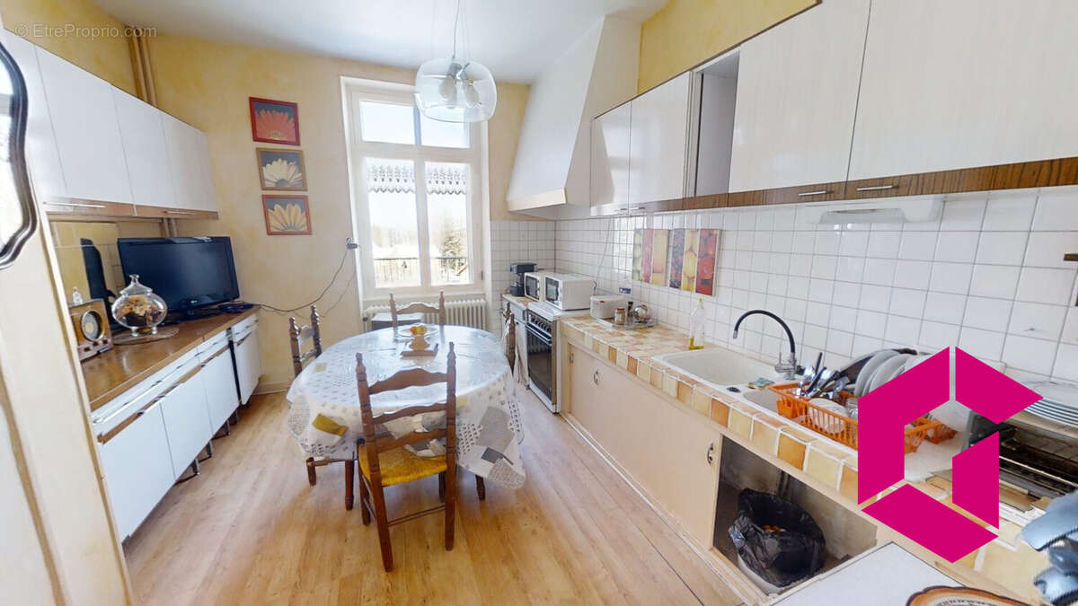 Maison à LE BRUGERON