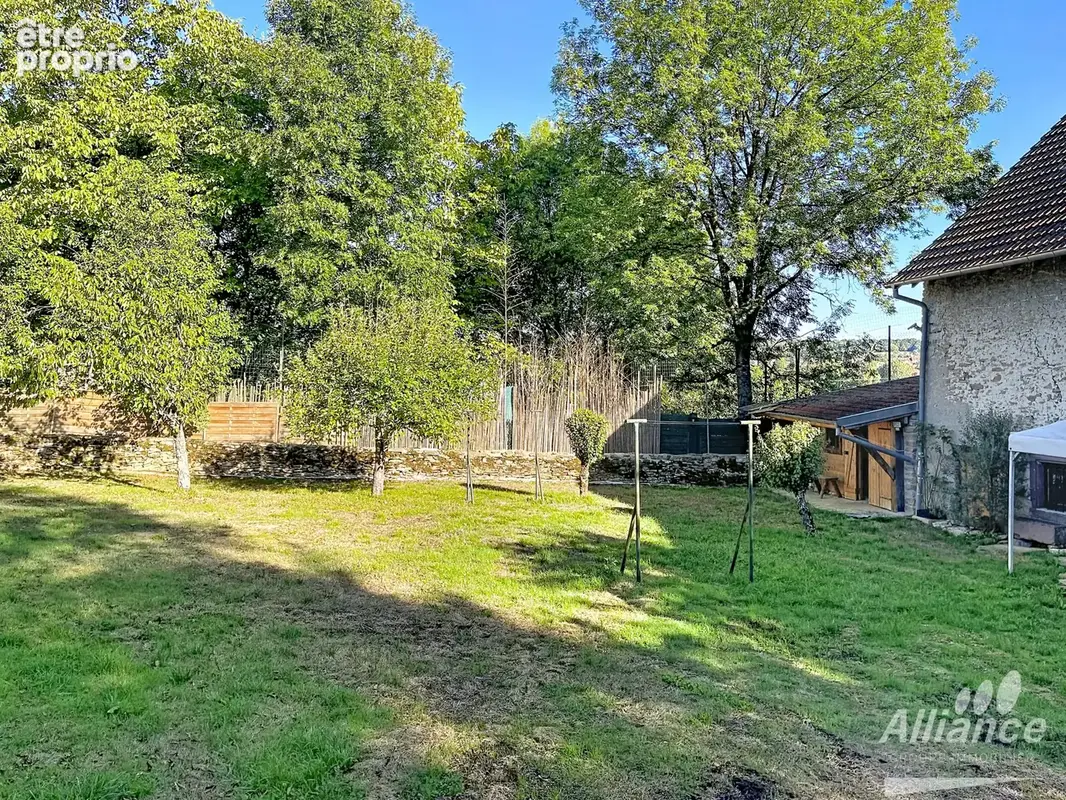 Maison avec 4 chambres terrain 1835  m2 avec grange - photo 7