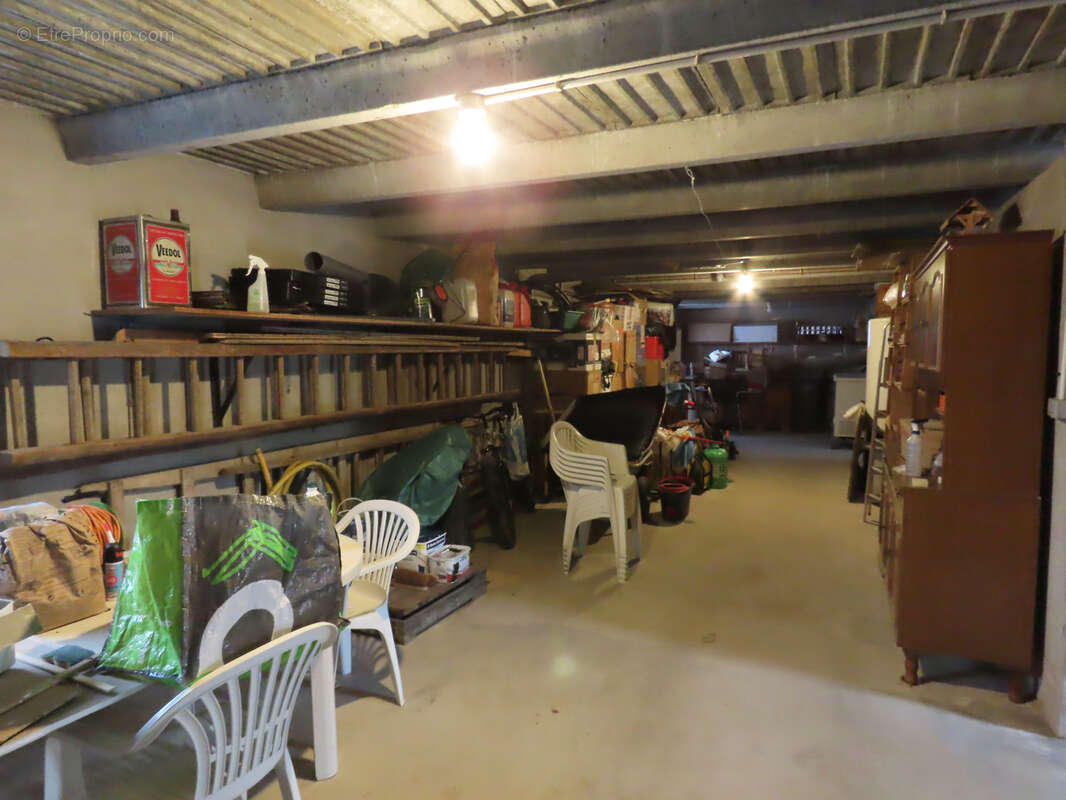 Maison à BELLENAVES