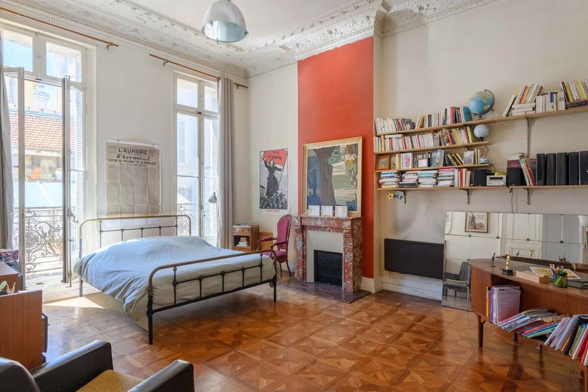 Appartement à MARSEILLE-1E