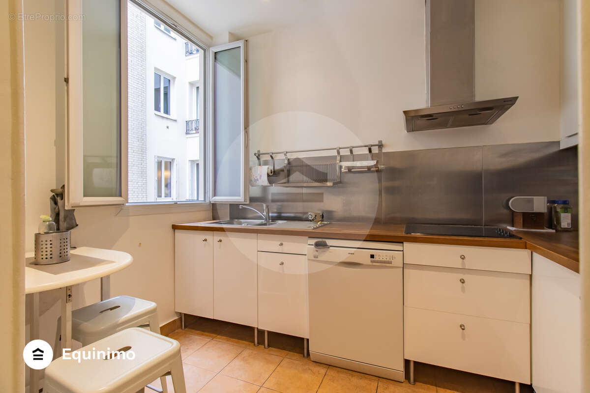 Appartement à PARIS-16E