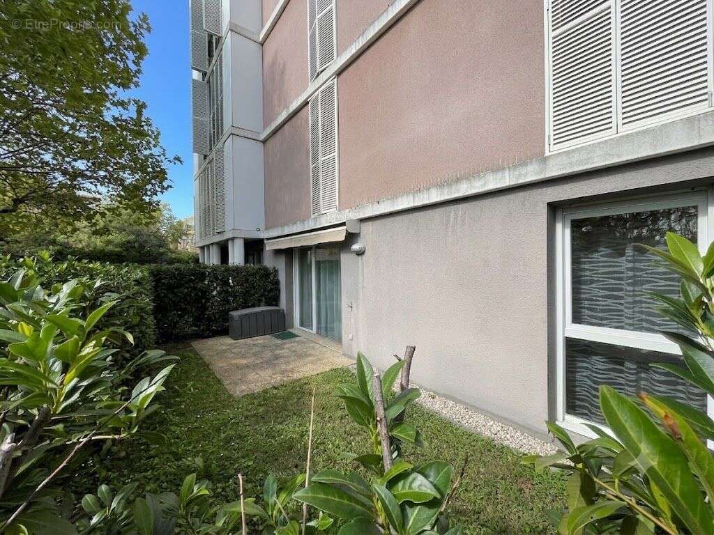 Appartement à MEYZIEU