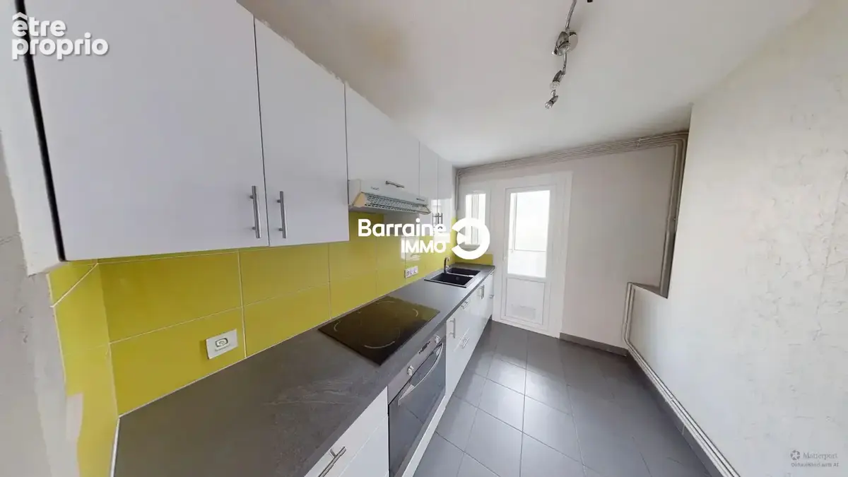 A vendre lorient hyper centre - appartement t3 68 m²-ascenseur balcon - photo 5
