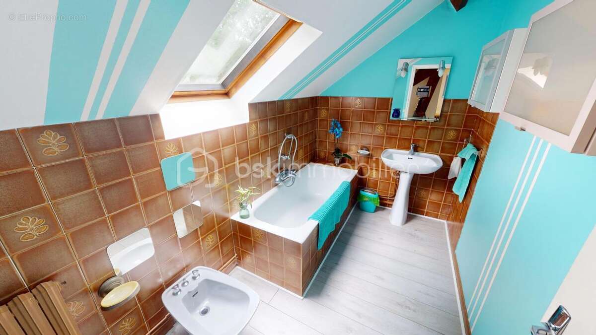 Maison à PLAIMPIED-GIVAUDINS