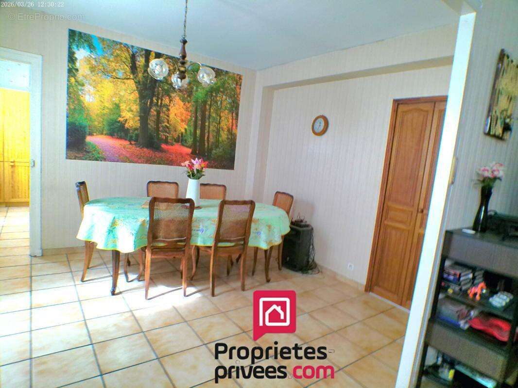 Appartement à LE CHAMBON-FEUGEROLLES