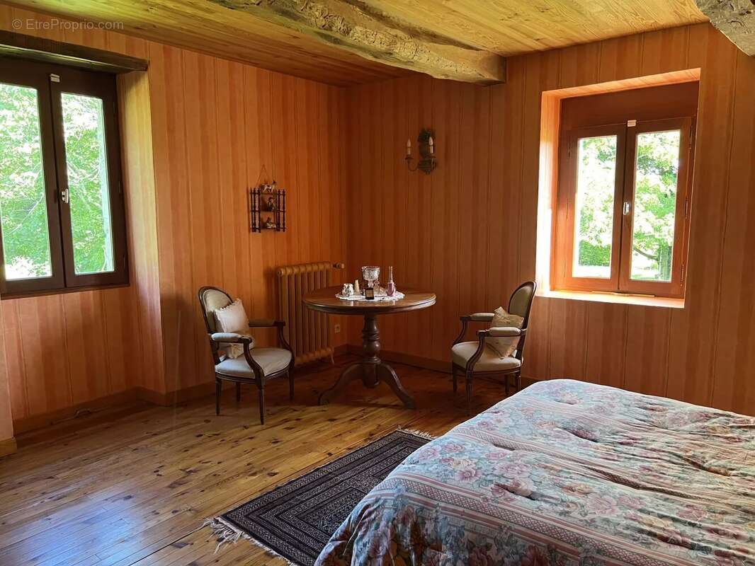 Maison à SAINT-CLAR