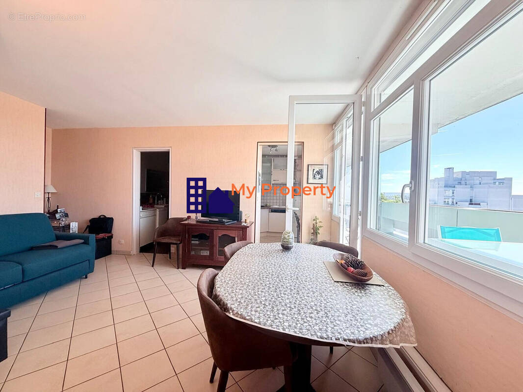 Appartement à HOUILLES