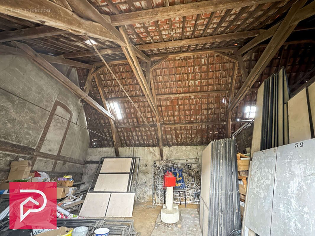 BERNAY, en ville, bâtiment de 300 m² - photo 8