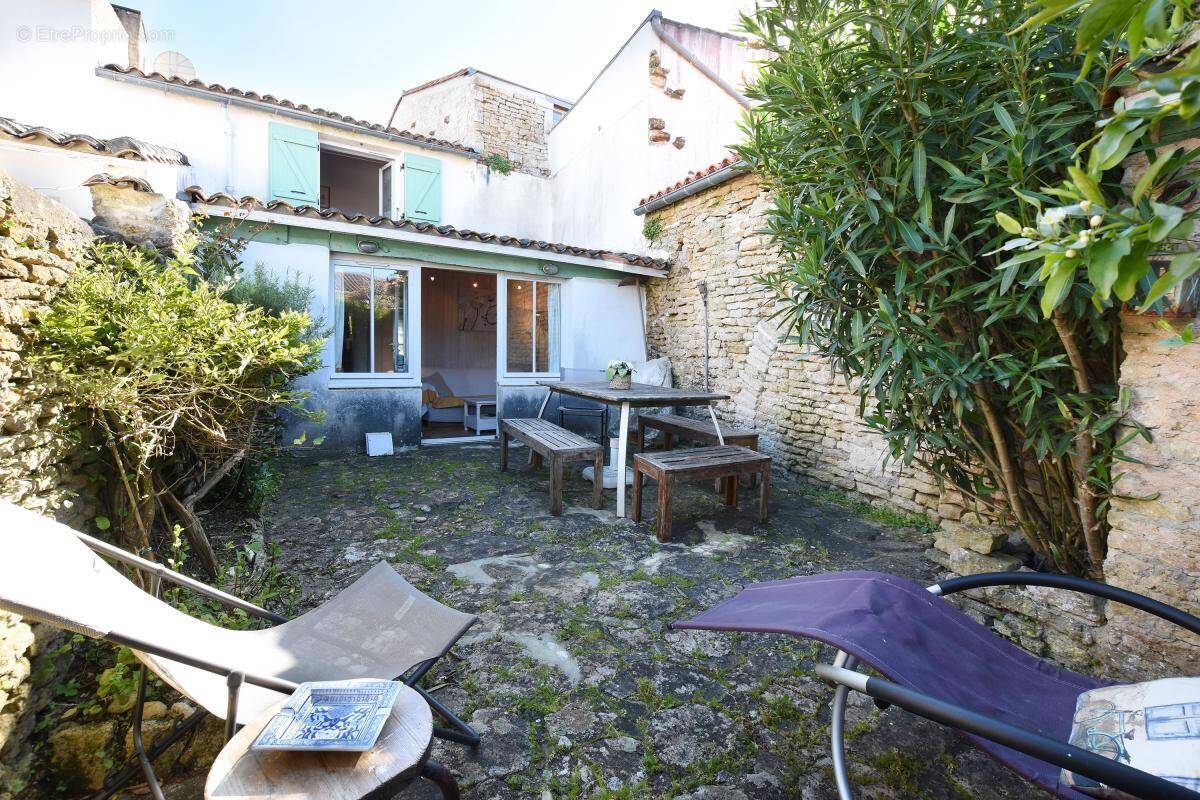 Maison à LES PORTES-EN-RE