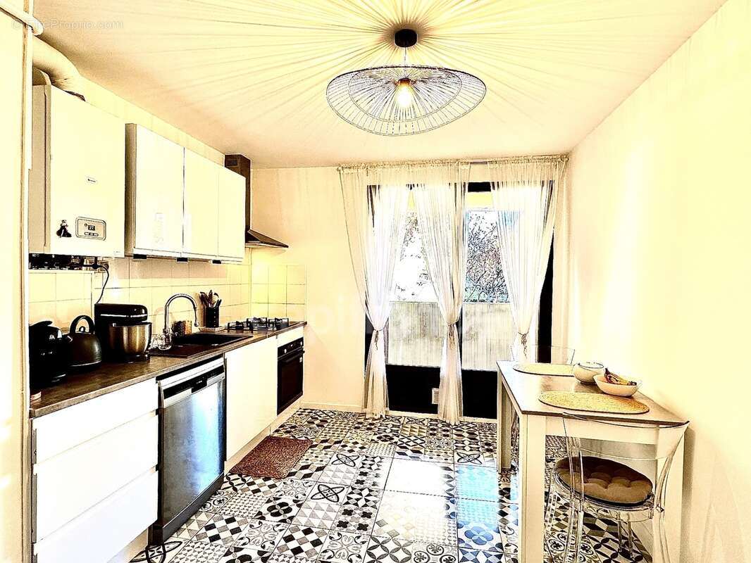 Marseille 9ème, le Cabot/Panouse, T3/4 de 74m2 au calme + Balcon + Cave - photo 14