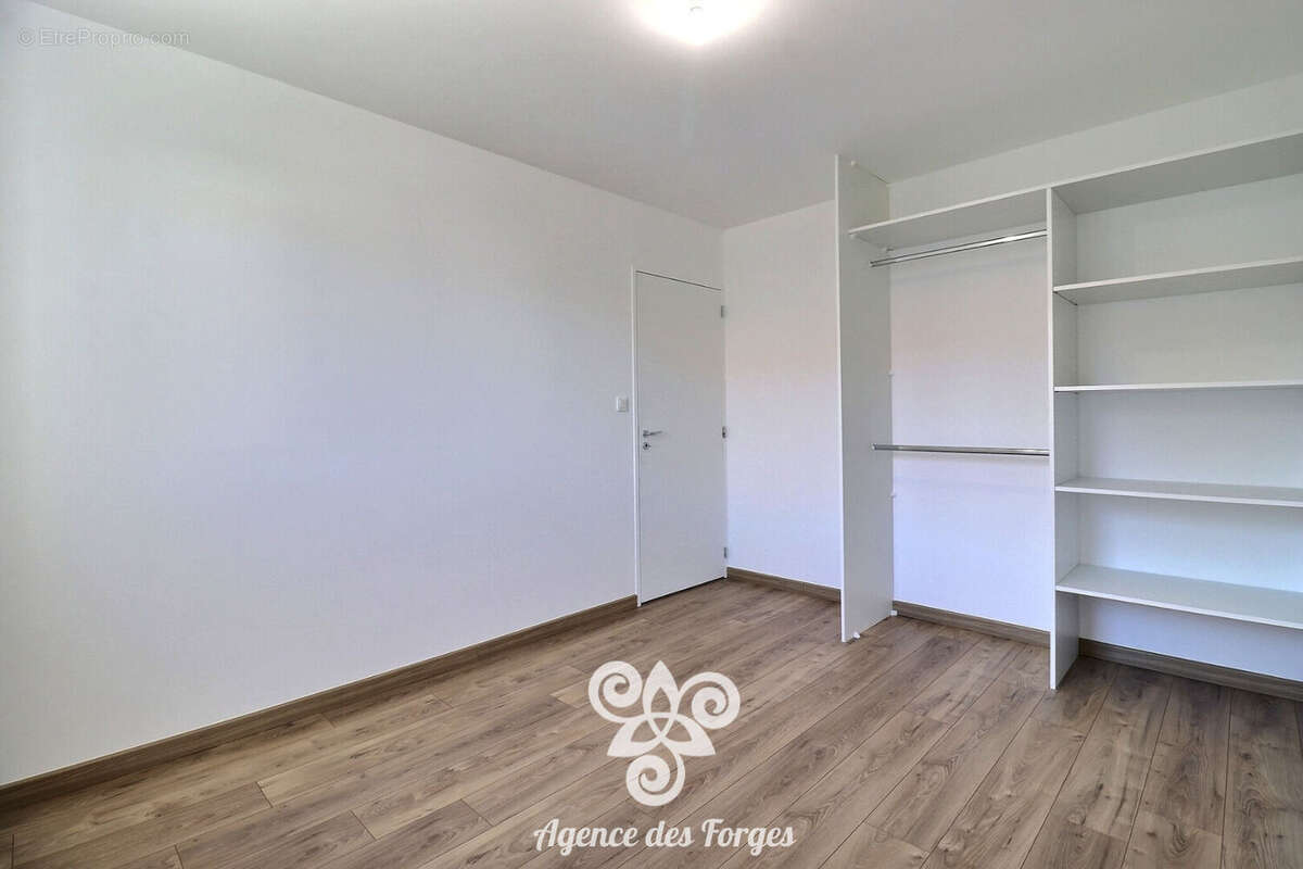 Maison à SAINT-MACAIRE-EN-MAUGES