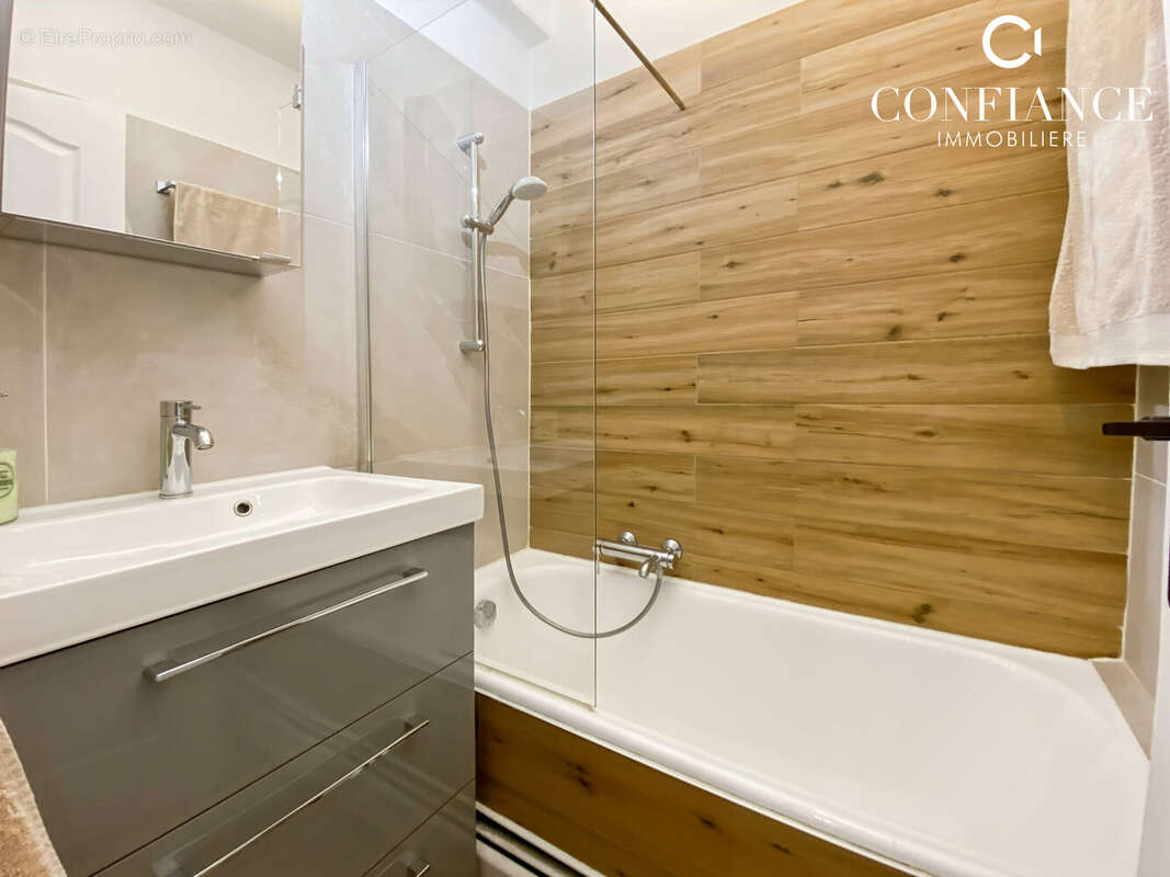 Appartement à SAINT-ETIENNE-DE-TINEE