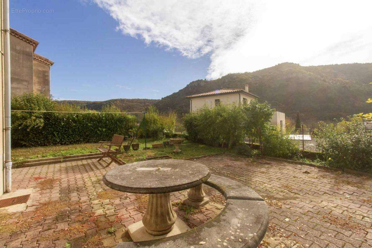 Maison à SAINT-JULIEN-EN-SAINT-ALBAN