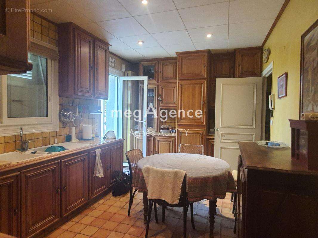 Maison à NERIS-LES-BAINS