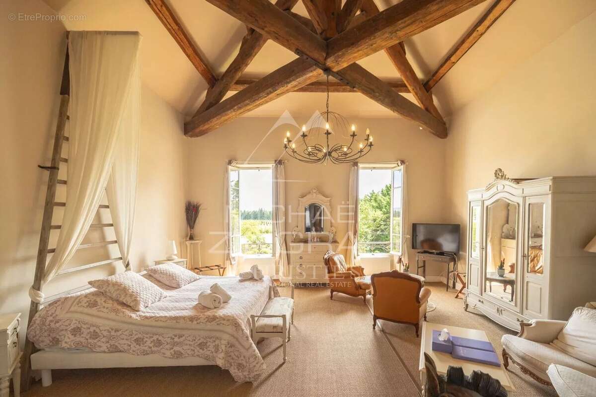 Maison à L&#039;ISLE-SUR-LA-SORGUE