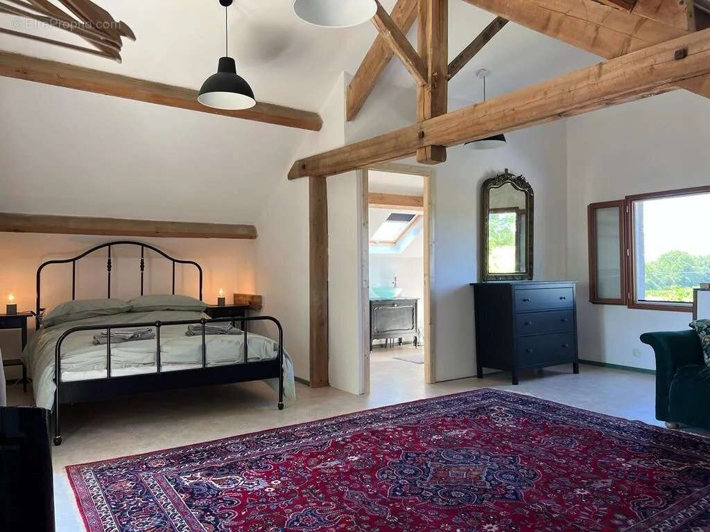 Maison à SAINT-LEGER-MAGNAZEIX