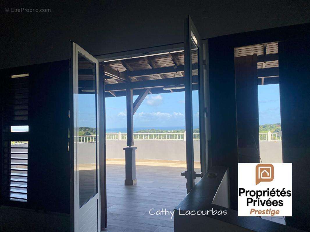 Maison à PETIT-BOURG