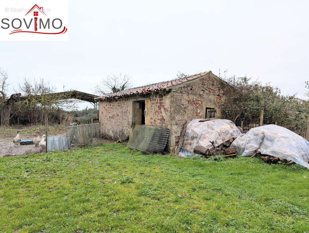 Maison à AVAILLES-LIMOUZINE