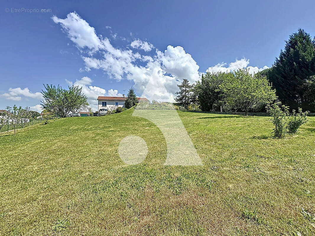 Maison à ROZIER-EN-DONZY