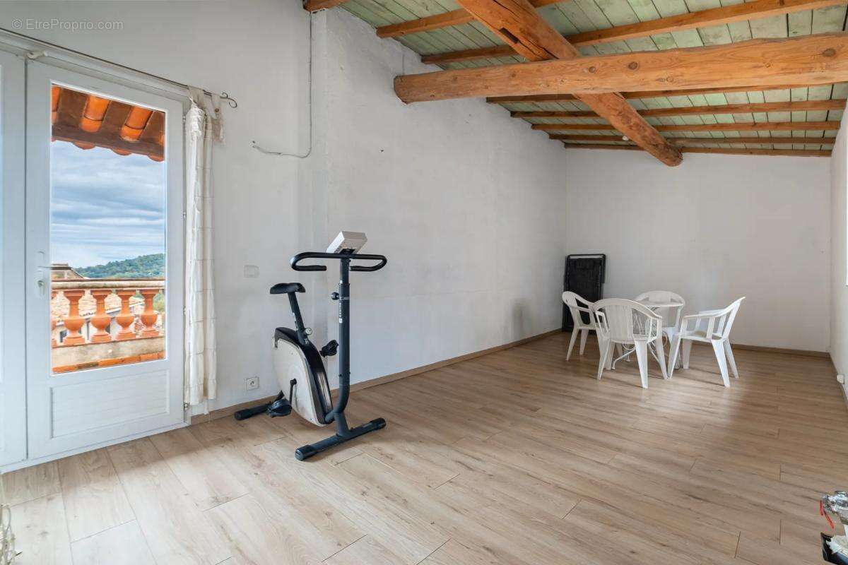 Maison à LA GARDE-FREINET