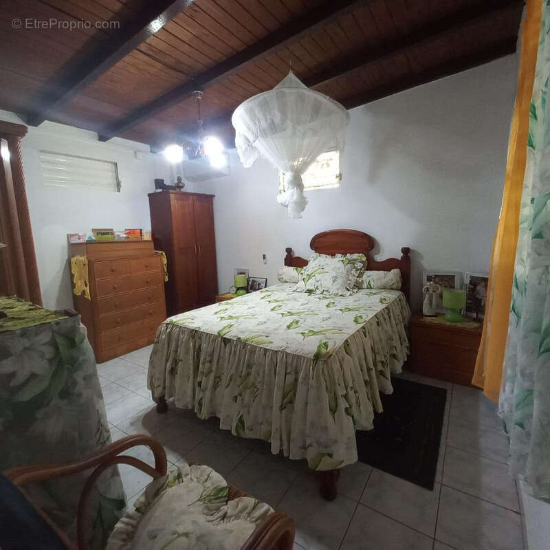 Maison à PETIT-BOURG