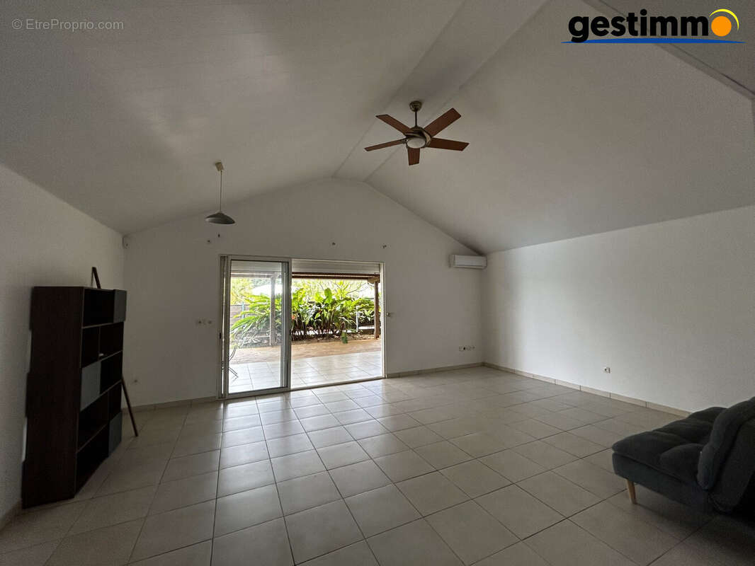 Maison à REMIRE-MONTJOLY