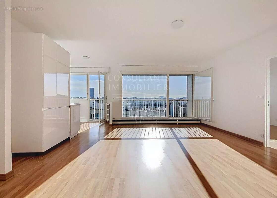 Appartement à PARIS-15E