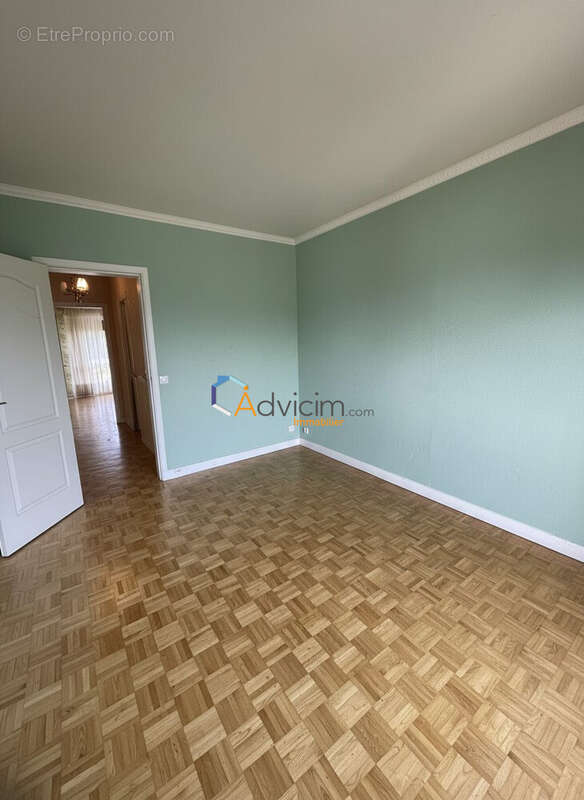 chambre 1 - Appartement à OLIVET
