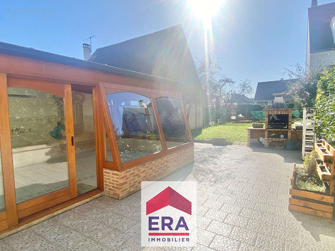 Maison à SARTROUVILLE