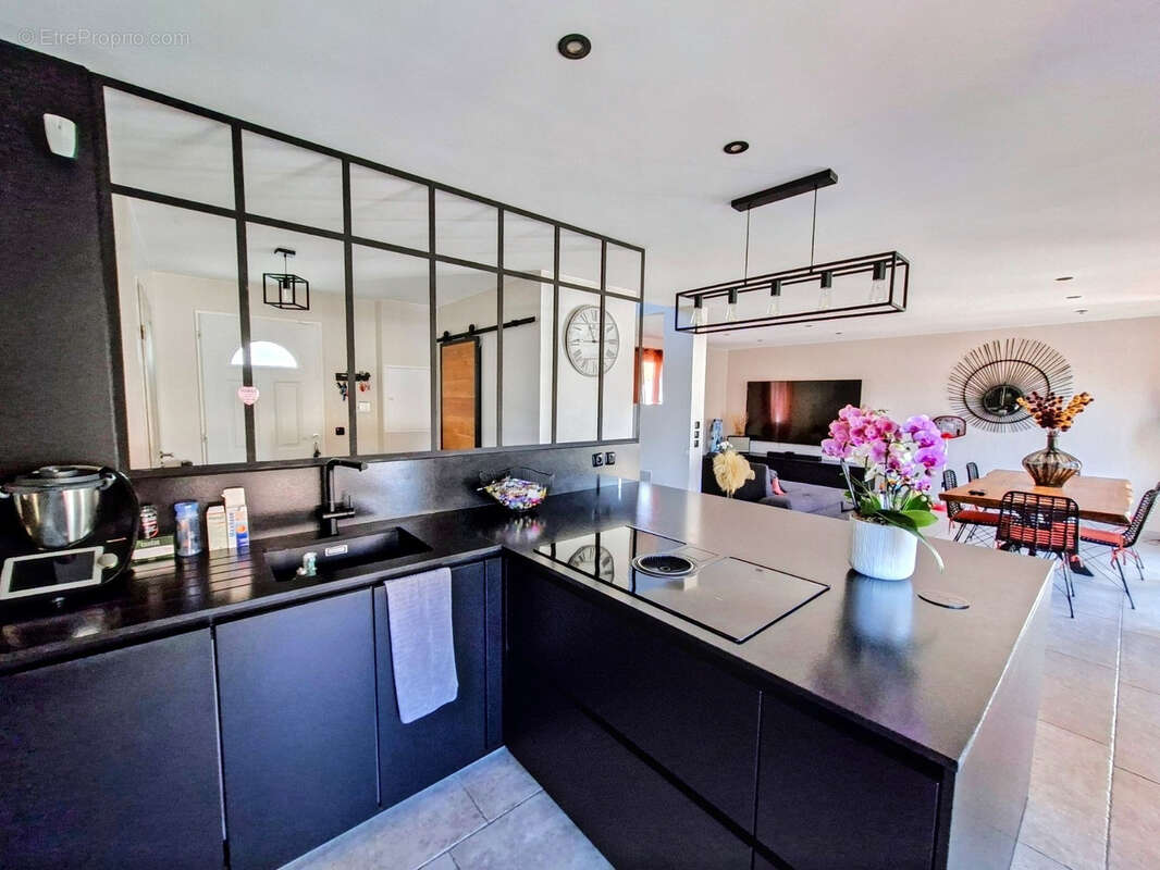 Maison à LE CASTELLET